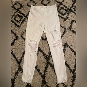 American Eagle Size 6 Regular White Jeans